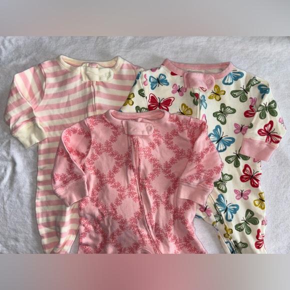 SOLD Touched by Nature Baby Girls' Organic Cotton Sleep and Play Footed Pajamas - Picture 2 of 7